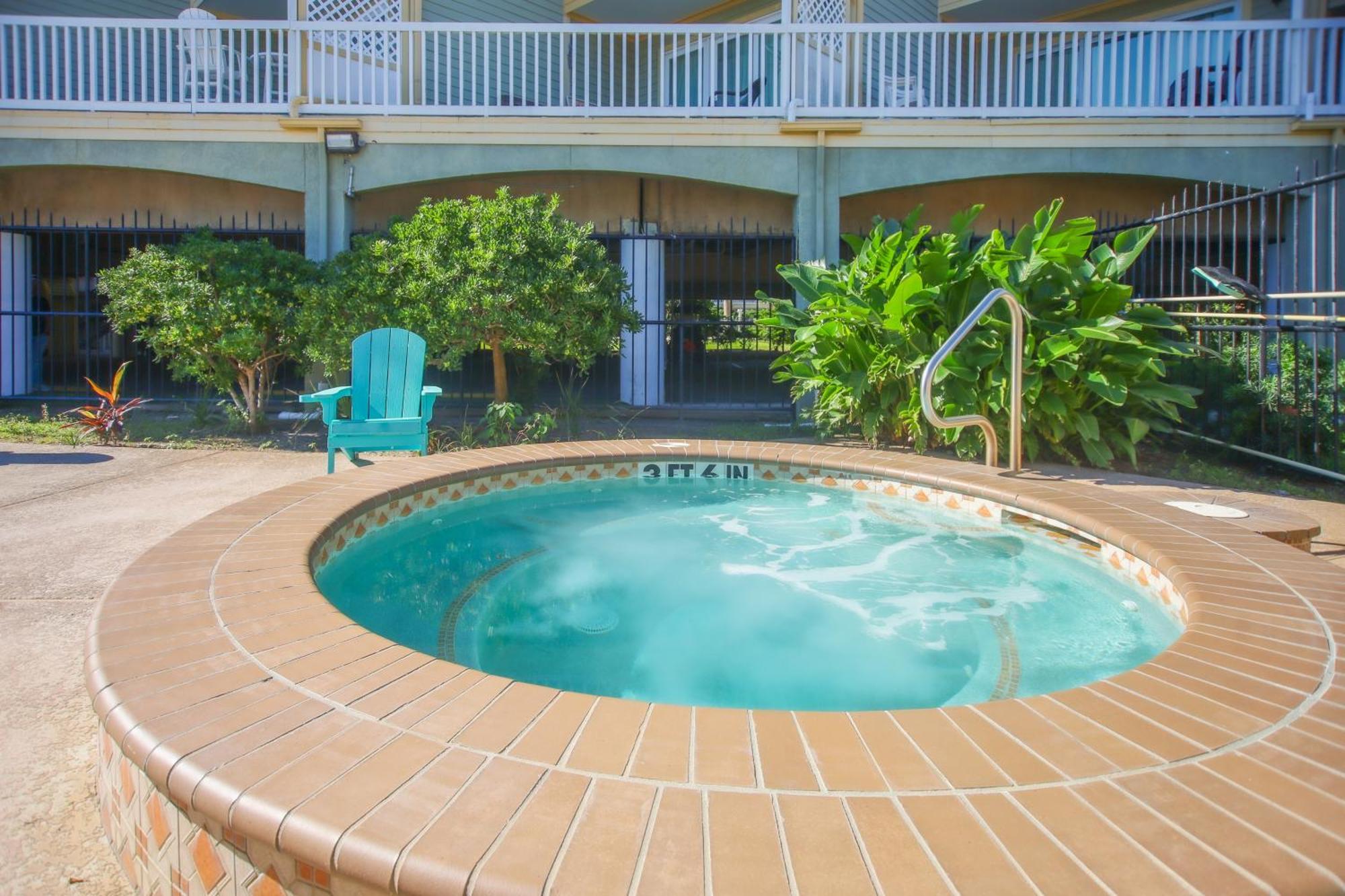 Sea-Renity Heated Pools Steps To The Beach غالفيستون، تكساس المظهر الخارجي الصورة