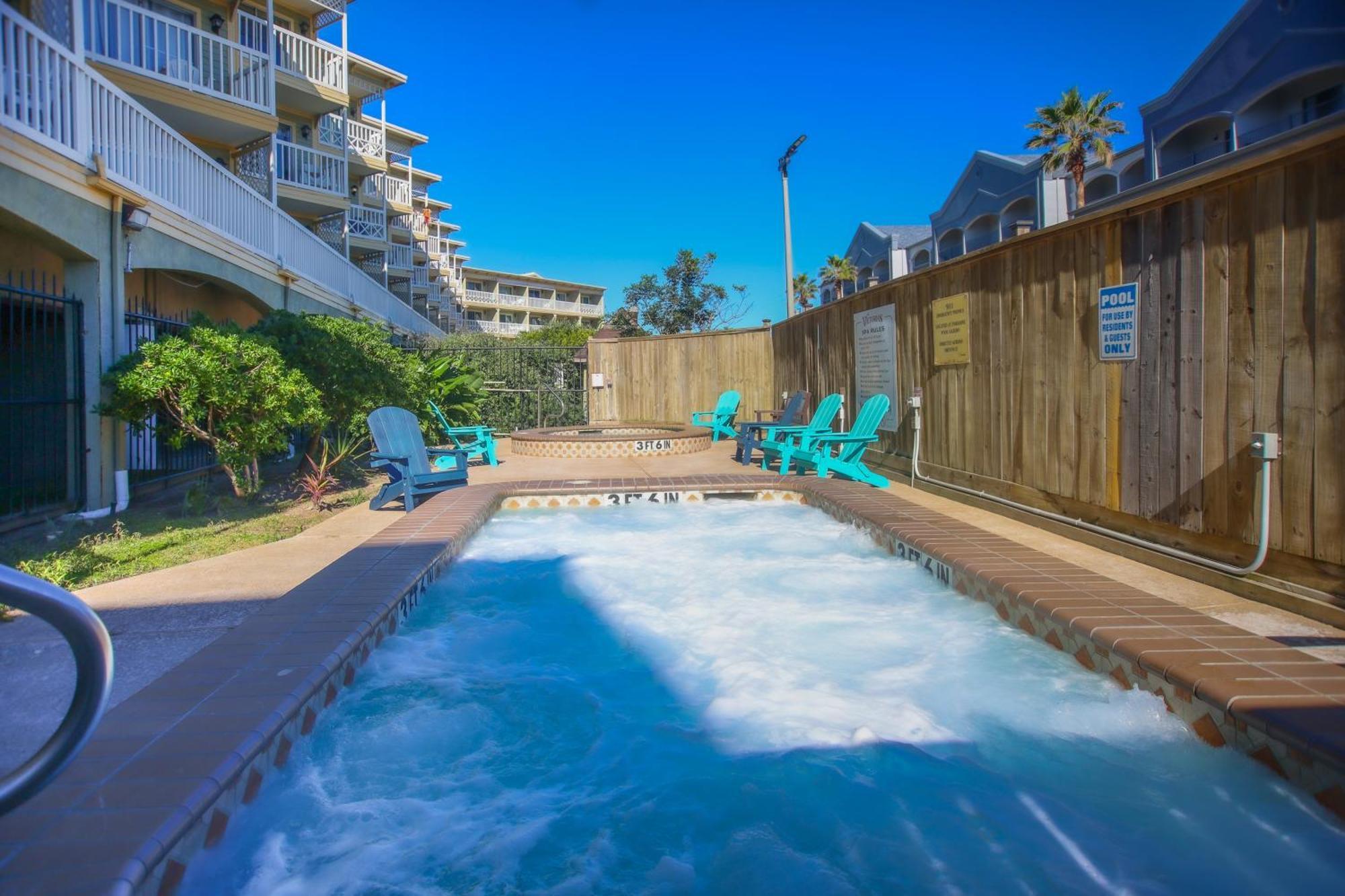 Sea-Renity Heated Pools Steps To The Beach غالفيستون، تكساس المظهر الخارجي الصورة
